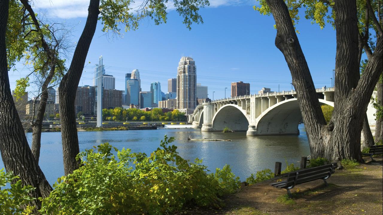 Minneapolis Skyline _ Stone Arch Bridge
